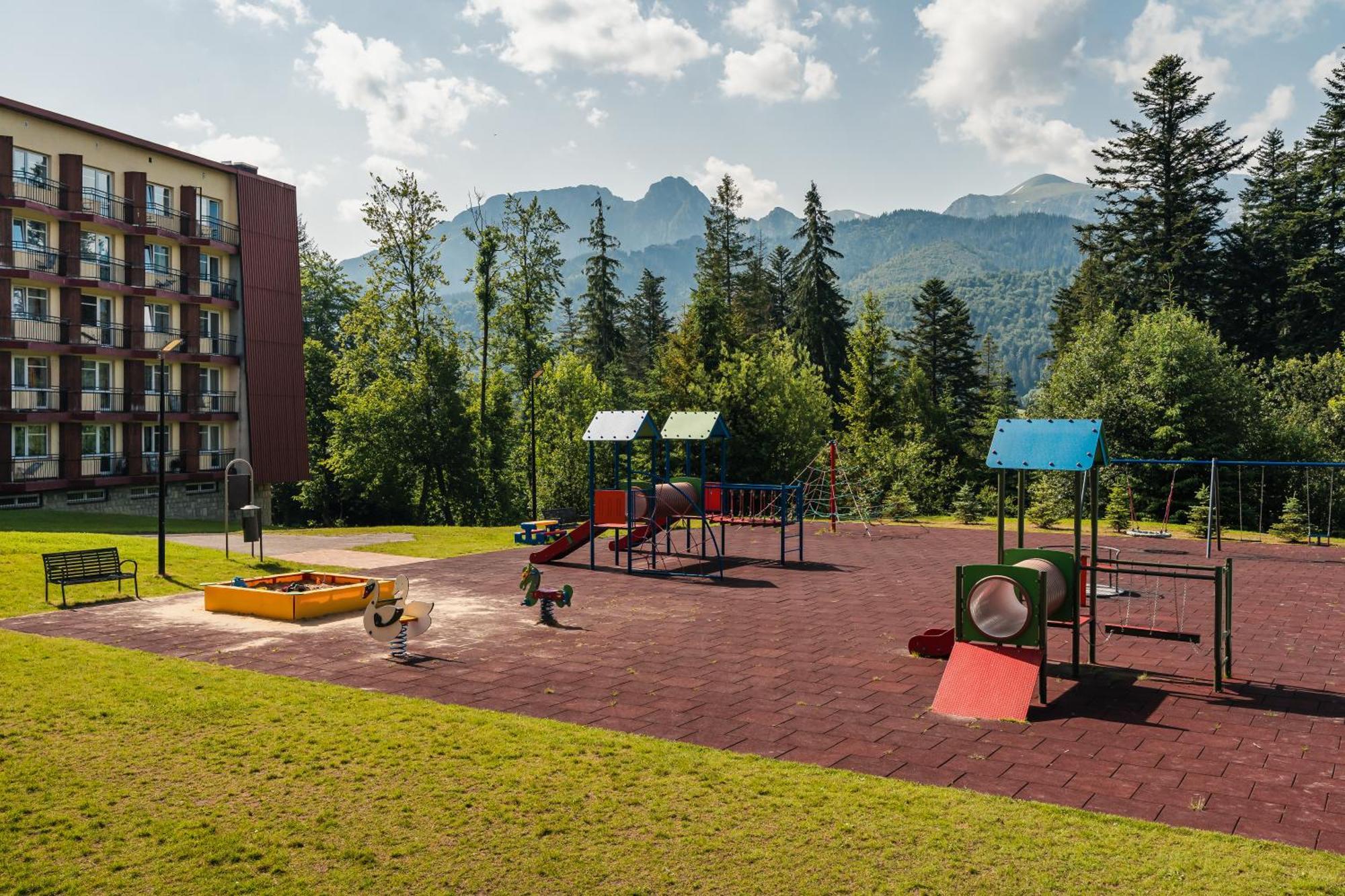 ホテル Rewita Koscielisko-Zakopane エクステリア 写真