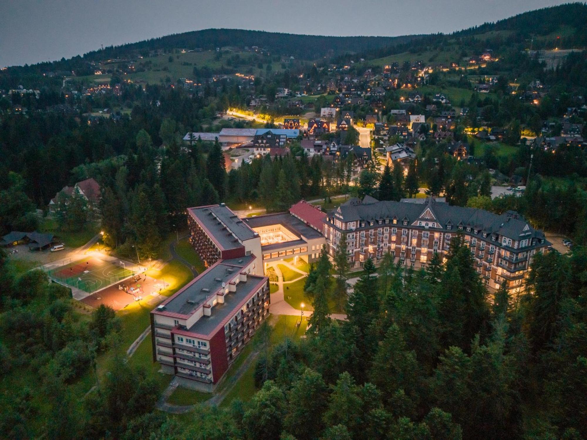 ホテル Rewita Koscielisko-Zakopane エクステリア 写真
